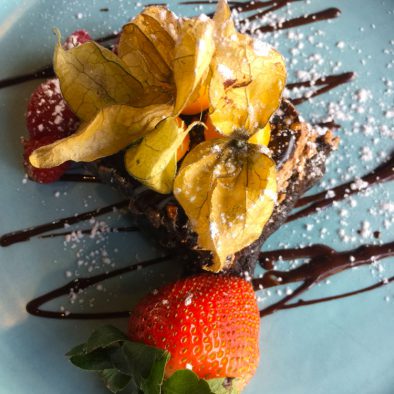 Dessert au chocolat servi au restaurant de l'hôtel Sacacomie, photo prise par LuxeMagazine